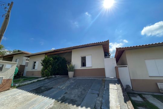 Fachada de casa de condomínio para alugar com 2 quartos, 128m² em Jardim Santa Paula, Cotia