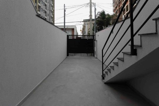 Garagem de casa à venda com 3 quartos, 140m² em Vila Carrão, São Paulo