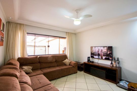 Casa à venda com 3 quartos, 178m² em Vila Mazzei, Santo André