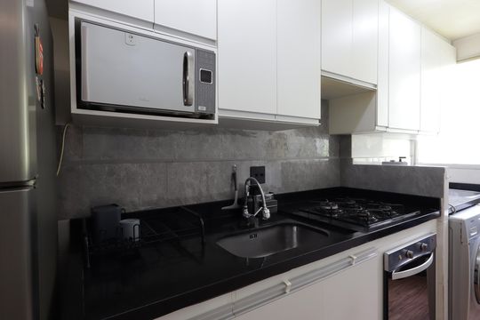 Cozinha de apartamento para alugar com 2 quartos, 43m² em Jardim Leonor, São Paulo