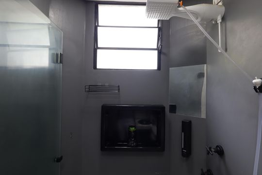 Banheiro de apartamento para alugar com 2 quartos, 43m² em Jardim Leonor, São Paulo