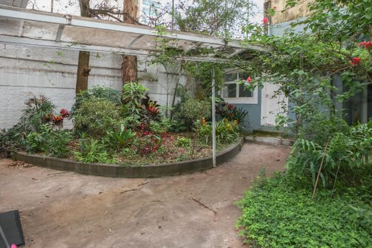 Quintal de casa à venda com 13 quartos, 402m² em Perdizes, São Paulo