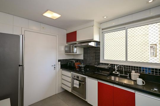 Cozinha de apartamento à venda com 3 quartos, 87m² em Vila Andrade, São Paulo