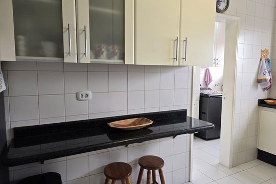 Cozinha  de apartamento à venda com 2 quartos, 75m² em Vila Galvão, Guarulhos