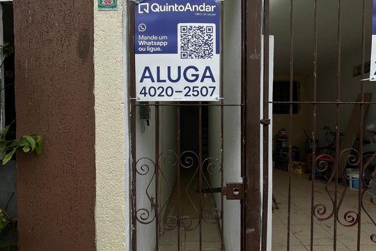 Placa  de casa para alugar com 2 quartos, 110m² em Vila Granada, São Paulo
