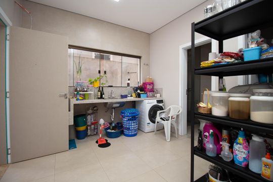 Área de Serviço de casa de condomínio para alugar com 4 quartos, 390m² em Smln, Brasília