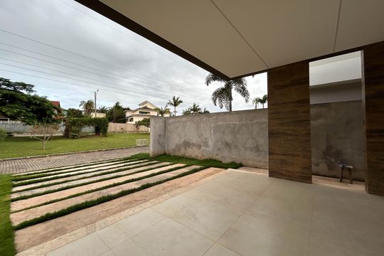 Garagem de casa de condomínio para alugar com 4 quartos, 390m² em Smln, Brasília