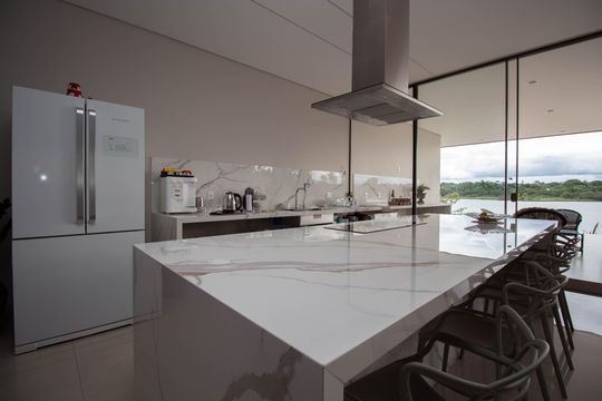 Cozinha de casa de condomínio para alugar com 4 quartos, 390m² em Smln, Brasília