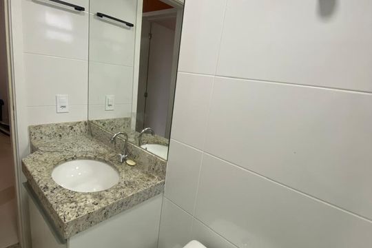 Banheiro de apartamento para alugar com 2 quartos, 60m² em Pampulha, Uberlândia