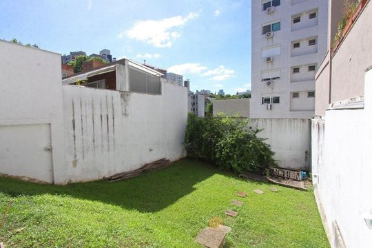 Área Externa de casa para alugar com 4 quartos, 510m² em Boa Vista, Porto Alegre