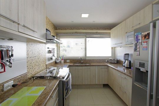 Cozinha de casa para alugar com 4 quartos, 510m² em Boa Vista, Porto Alegre