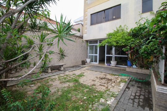 Jardim e Churrasqueira de casa para alugar com 5 quartos, 600m² em Olímpico, São Caetano do Sul