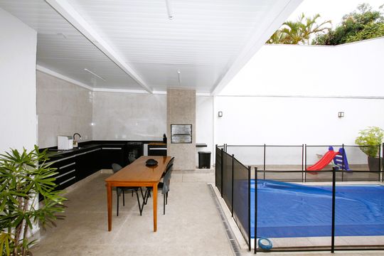 Área comum de casa à venda com 4 quartos, 380m² em Santa Lúcia, Belo Horizonte