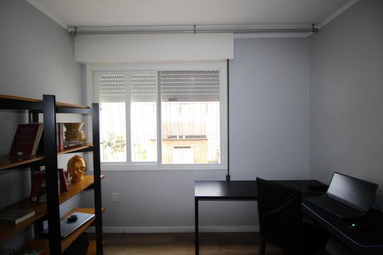 Quarto 2 de apartamento à venda com 3 quartos, 65m² em Navegantes, Porto Alegre