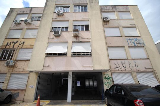 Fachada de apartamento à venda com 3 quartos, 65m² em Navegantes, Porto Alegre
