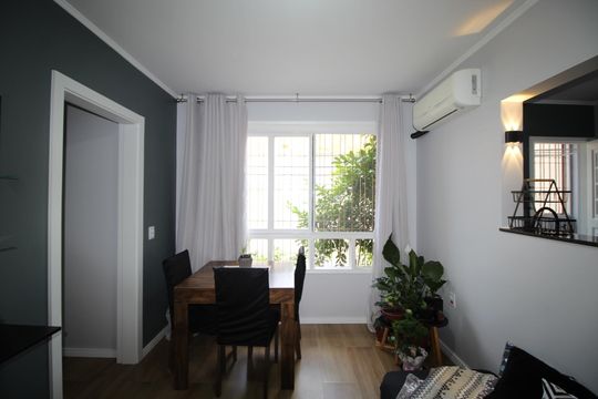 Apartamento à venda com 3 quartos, 65m² em Navegantes, Porto Alegre
