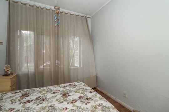 Quarto 2 de casa à venda com 3 quartos, 178m² em Jardim Itu, Porto Alegre