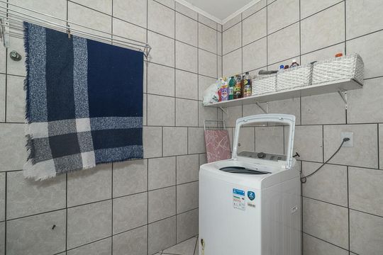 Área de Serviço de casa à venda com 3 quartos, 178m² em Jardim Itu, Porto Alegre