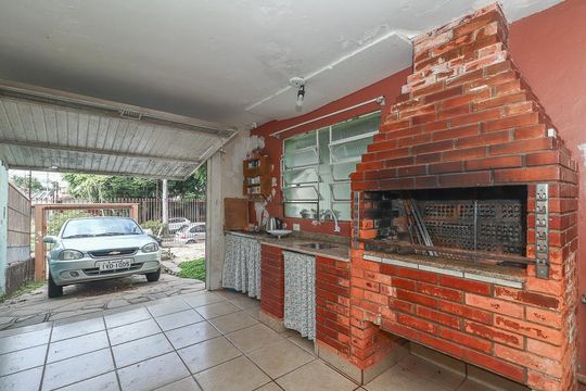 Garagem de casa à venda com 3 quartos, 178m² em Jardim Itu, Porto Alegre