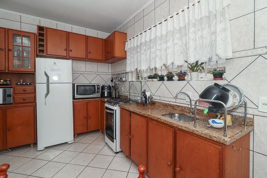 Cozinha de casa à venda com 3 quartos, 178m² em Jardim Itu, Porto Alegre