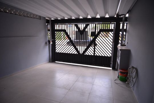 Garagem de casa à venda com 3 quartos, 168m² em Jardim Bela Vista, Santo André