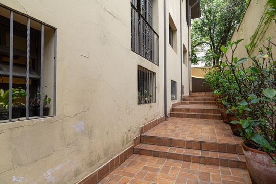Quintal de casa para alugar com 4 quartos, 230m² em Bela Vista, São Paulo