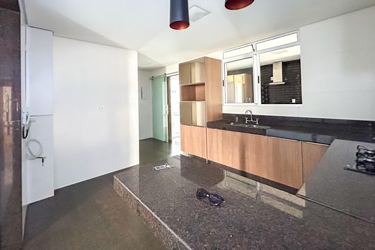Apartamento à venda com 3 quartos, 300m² em Castelo, Belo Horizonte