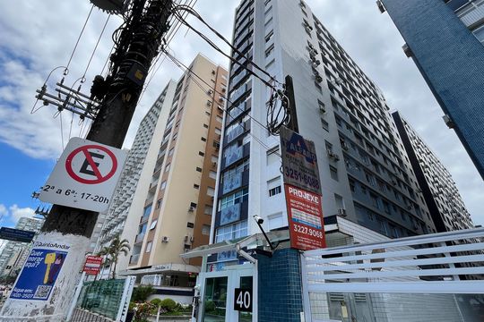 Fachada  de kitnet/studio para alugar com 1 quarto, 35m² em Gonzaga, Santos
