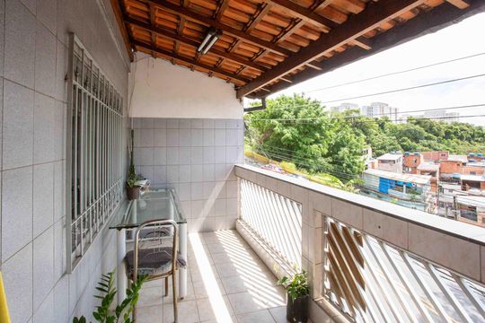 Varanda de casa à venda com 4 quartos, 253m² em Campanário, Diadema