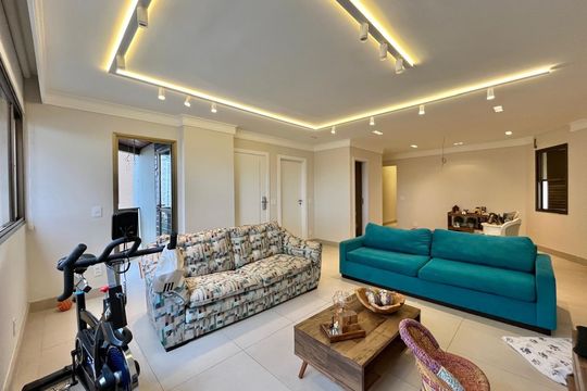 Apartamento à venda com 3 quartos, 185m² em Cambuí, Campinas