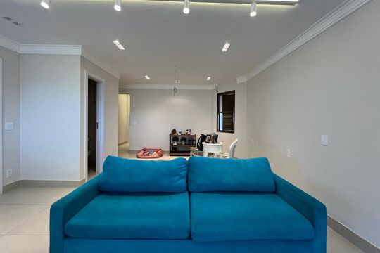 Sala de apartamento à venda com 3 quartos, 185m² em Cambuí, Campinas