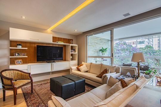 Apartamento à venda com 3 quartos, 146m² em Itaim Bibi, São Paulo