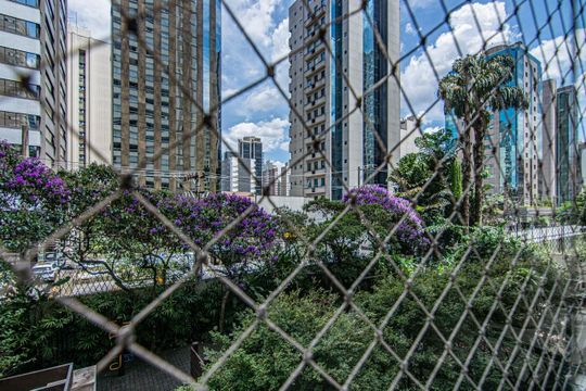 Vista da varana de apartamento à venda com 3 quartos, 146m² em Itaim Bibi, São Paulo