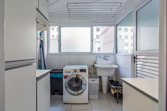 Área de serviço de apartamento à venda com 3 quartos, 146m² em Itaim Bibi, São Paulo