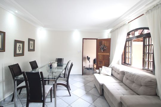 Casa à venda com 3 quartos, 327m² em Jardim Itapura, São Paulo