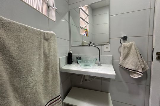 Banheiro de casa à venda com 2 quartos, 50m² em Engenho de Dentro, Rio de Janeiro