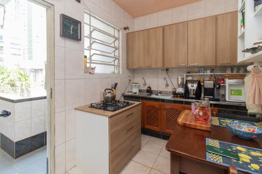 Cozinha de apartamento à venda com 3 quartos, 103m² em Centro Histórico, Porto Alegre