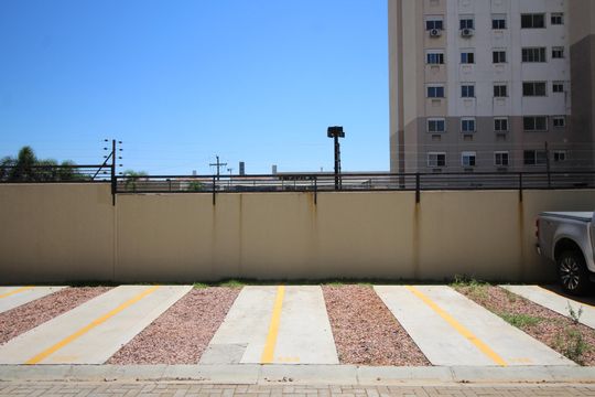 Garagem de apartamento à venda com 2 quartos, 44m² em Humaitá, Porto Alegre