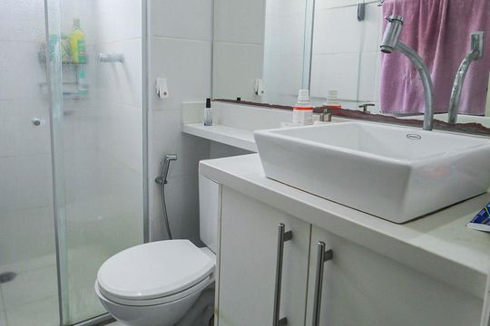 Banheiro da Suíte de apartamento para alugar com 2 quartos, 56m² em Vila Andrade, São Paulo