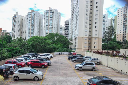 Vista do Suíte de apartamento para alugar com 2 quartos, 56m² em Vila Andrade, São Paulo