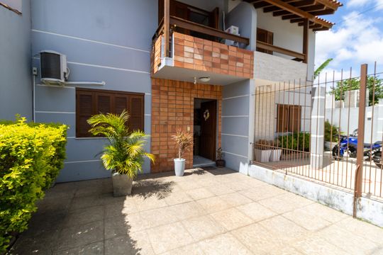 Garagem de casa à venda com 2 quartos, 189m² em Hípica, Porto Alegre