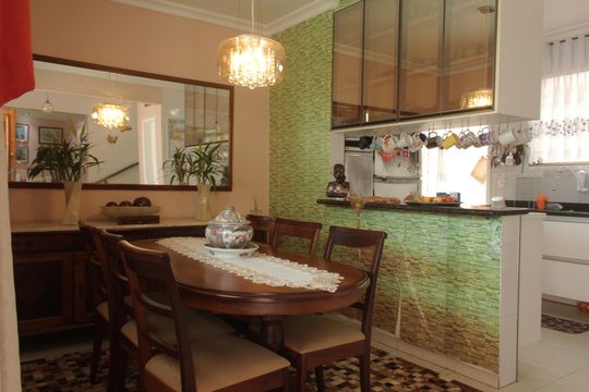 Sala de casa de condomínio para alugar com 3 quartos, 100m² em Macuco, Santos