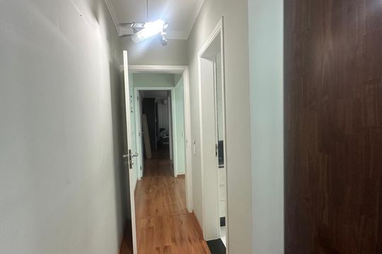 Corredor de casa à venda com 3 quartos, 250m² em Jardim do Luar (fazendinha), Santana de Parnaíba