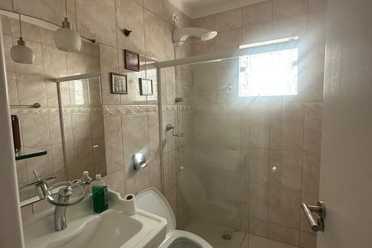 Banheiro de casa à venda com 3 quartos, 250m² em Jardim do Luar (fazendinha), Santana de Parnaíba
