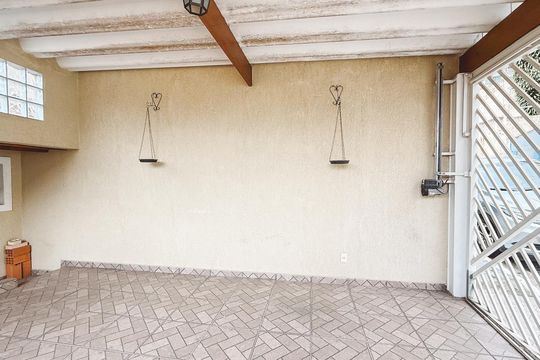 Garagem de casa à venda com 2 quartos, 136m² em Santana, São Paulo