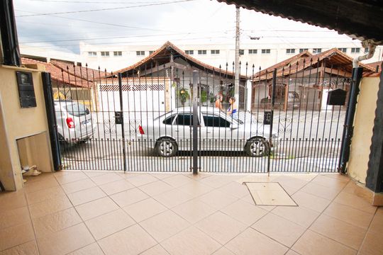 Garagem de casa para alugar com 2 quartos, 166m² em Maracanã, Praia Grande
