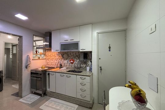 Cozinha de apartamento à venda com 3 quartos, 130m² em Lagoa, Rio de Janeiro