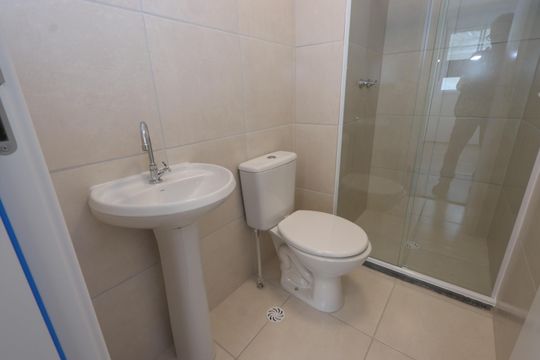 Banheiro de apartamento para alugar com 2 quartos, 42m² em Parque da Vila Prudente, São Paulo