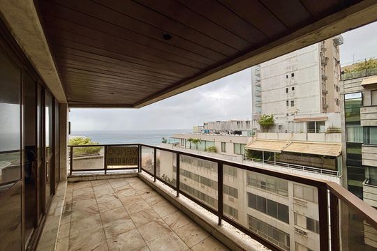 Varanda da sala de apartamento à venda com 5 quartos, 500m² em Leblon, Rio de Janeiro