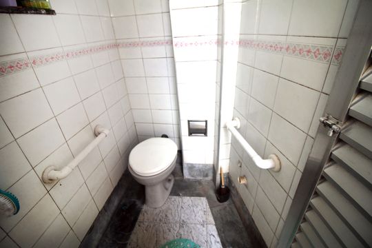 Banheiro de serviço de apartamento à venda com 2 quartos, 115m² em Brás de Pina, Rio de Janeiro